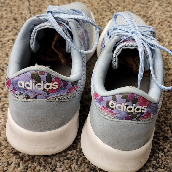 Adidas Cloudfoam - Size 9.5 - Picture 4 of 11